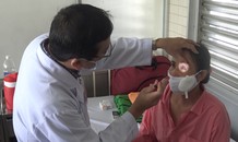 Hai người phụ nữ tìm lại ánh sáng nhờ giác mạc hiến tặng của người chết não