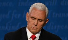 Ứng viên Joe Biden chế giễu vụ ruồi đậu trên tóc Phó Tổng thống Pence