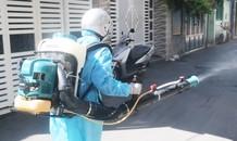 Khử khuẩn nhà riêng, khu phố nơi bệnh nhân mới nhất mắc COVID -19 sinh sống