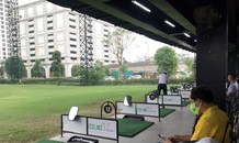 Đình chỉ sân tập golf vô tư hoạt động giữa mùa dịch ở Hà Nội