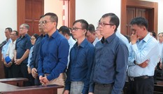 Luật sư bật khóc khi nói bị cáo là ‘cán bộ nguồn của BIDV’ Luật sư bật khóc khi nói bị cáo là ‘cán bộ nguồn của BIDV’