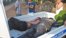 Chém người truy đuổi, nghi phạm trộm bị dân làng đánh chết Chém người truy đuổi, nghi phạm trộm bị dân làng đánh chết