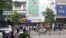 Nghi phạm cướp ngân hàng đốt xe máy trước khi ôm tiền tỷ bỏ trốn Nghi phạm cướp ngân hàng đốt xe máy trước khi ôm tiền tỷ bỏ trốn
