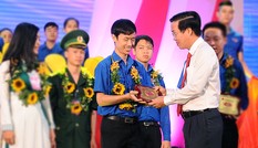 Toàn cảnh tuyên dương Thanh niên tiên tiến làm theo lời Bác lần thứ V Toàn cảnh tuyên dương Thanh niên tiên tiến làm theo lời Bác lần thứ V