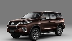 Top 10 xe bán chạy nhất tháng 8: Sự trở lại của Toyota Fortuner