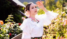 Lý Nhã Kỳ xinh đẹp hút hồn trong trang phục truyền thống Romania