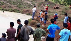 Rủ nhau đi bắt cá trong giờ nghỉ, 2 học sinh chết đuối Rủ nhau đi bắt cá trong giờ nghỉ, 2 học sinh chết đuối
