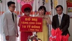 Đám cưới trao 10 tỷ đồng, cô dâu đeo vàng kín cổ 'gây bão' mạng Đám cưới trao 10 tỷ đồng, cô dâu đeo vàng kín cổ 'gây bão' mạng