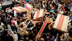 Trào lưu săn hàng ‘lạ’ vào ngày Black Friday 2018
