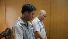 Cán bộ hải quan tiếp tay buôn lậu 'thoát’ truy cứu hình sự vì luật mới