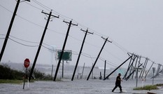 Mỹ oằn mình trước sức tàn phá khủng khiếp của 'siêu bão thập kỷ' Harvey