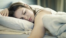 Lý do phái đẹp cần ngủ nhiều hơn nam giới 20 phút Lý do phái đẹp cần ngủ nhiều hơn nam giới 20 phút