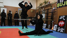 Đội quân 3.500 nữ chiến binh ninja của Iran