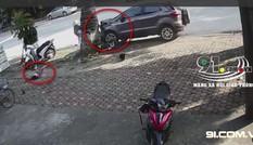 CLIP: Xe điên đại náo húc văng 2 mẹ con trên phố