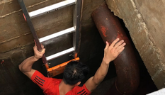 Chung cư chi trăm triệu sục rửa bể nước