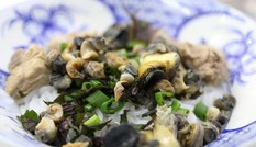 Quán bún sườn ốc bán gần 500 bát mỗi ngày