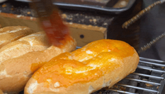 Bánh mì nướng ớt đỏ