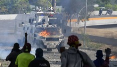 Biểu tình tiếp diễn ở Venezuela, căng thẳng Nga – Mỹ gia tăng