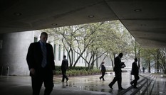 Nhân vật bí ẩn đe dọa ghế tổng thống của ông Trump