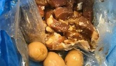 Một phụ nữ Việt bị Úc từ chối nhập cảnh vì mang theo thịt lợn