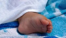 Chấn động vụ em bé sinh ra không có mặt