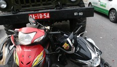 Xe tải đâm liên hoàn 4 xe máy, cuốn thí sinh vào gầm