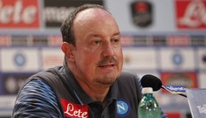 Rafa Benitez: Đổi vợ lấy Claudia Schiffer ư?