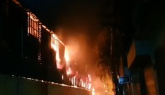 Cận cảnh cháy lớn tại Cty cổ phần bóng đèn phích nước Rạng Đông
