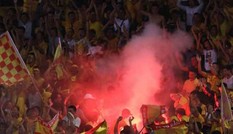 Khởi tố, triệu tập một số người vụ đốt pháo sáng ở sân Hàng Đẫy
