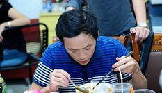 Status lúc 3h sáng của Hoài Linh khiến fan xót xa