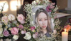 Showbiz 5/11: Đạo diễn Đỗ Đức Thành liên tục xin lỗi con gái vừa qua đời
