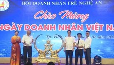 Thực hư đấu giá cặp sừng bò nghi là ‘động vật hoang dã’