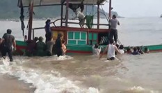 Tàu đánh cá chìm giữa biển, 3 ngư dân may mắn được cứu sống