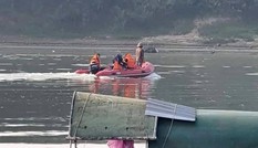 Tìm kiếm người đàn ông say rượu bị đuối nước trên sông Lam