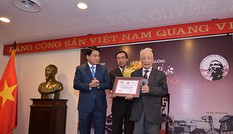 Ông Tây dọn rác ở Hà Nội nhận giải thưởng Bùi Xuân Phái