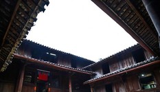 Không có chuyện đóng cửa dinh thự vua Mèo