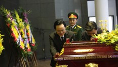 Ông Phùng Xuân Nhạ nghẹn ngào tiễn biệt Thứ trưởng giáo dục Lê Hải An