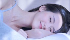 Nhan sắc mong manh trong veo của nữ sinh hàng không 9x xứ Trung