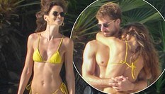 'Chân dài' nóng bỏng Izabel Goulart quấn quýt hôn phu kém 6 tuổi