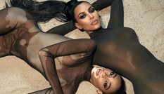 Kim Kardashian mặc xuyên thấu bó sát tôn đường cong trứ danh