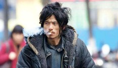 Cuộc sống khổ vẫn hoàn khổ của 'soái ca ăn mày' sau 9 năm nổi tiếng