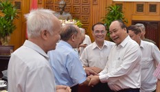 Thủ tướng gặp mặt các cán bộ trực tiếp phục vụ, bảo vệ Bác Hồ