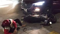 Công an triệu tập kẻ dùng ô tô húc 2 người bị thương nặng