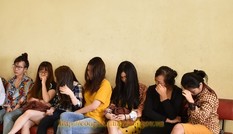 Bắt quả tang nhân viên massage kích dục cho khách