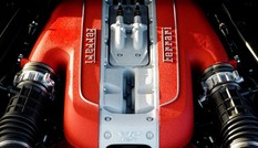 Ferrari đấu tranh đến cùng vì động cơ V12?