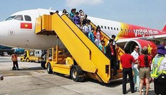 VietJet Air xin tự phục vụ mặt đất: 'Miếng mồi béo bở' không ai muốn buông