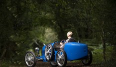 Hãng siêu xe Bugatti tung ra ôtô trẻ em với giá 771 triệu đồng