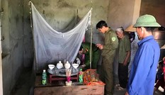Người chồng phát hiện vợ và con trai tử vong dưới khe nước
