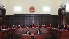 Thẩm phán TAND tối cao thí điểm trang phục mới