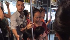 Nam nhân viên xe buýt và hành động gây sốt cộng đồng mạng